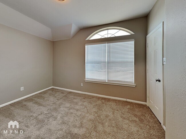 Building Photo - 14906 Sparks Ct