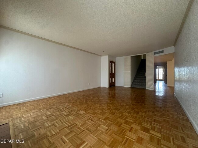 Building Photo - 724 Espada Dr