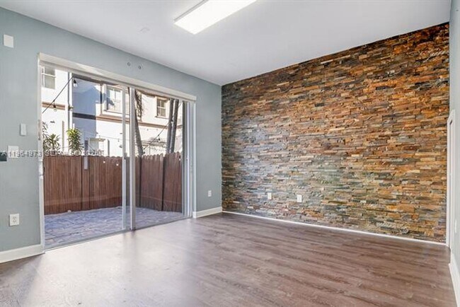 Building Photo - 11507 NW 77th St