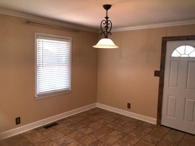 Building Photo - 3BR/2BA Home with Huge Fenced Yard, Fire pit Area & Storage Shop