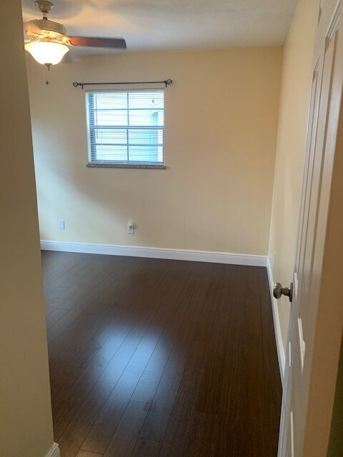 Building Photo - Stunning Pelican Bay Townhome