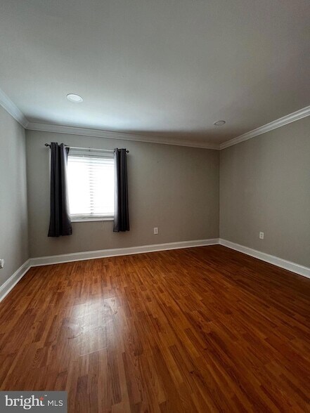 Building Photo - 6964 Hanover Pkwy