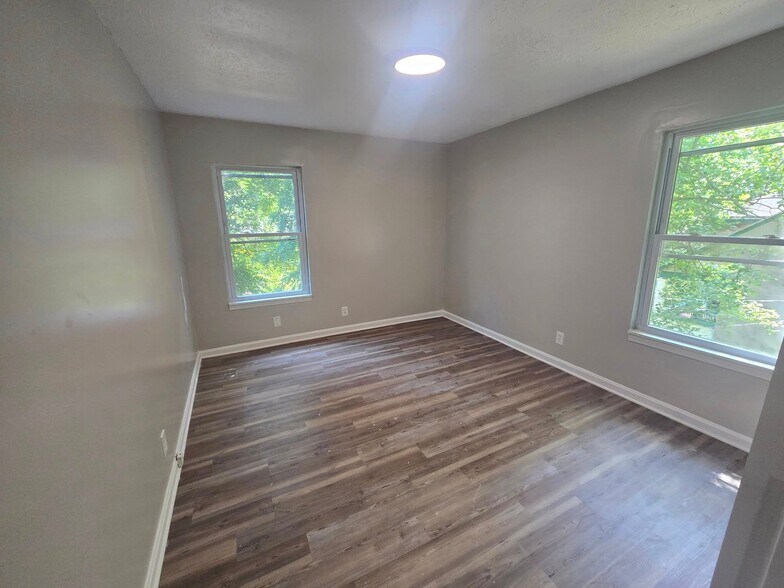 Building Photo - 38 Weeden St