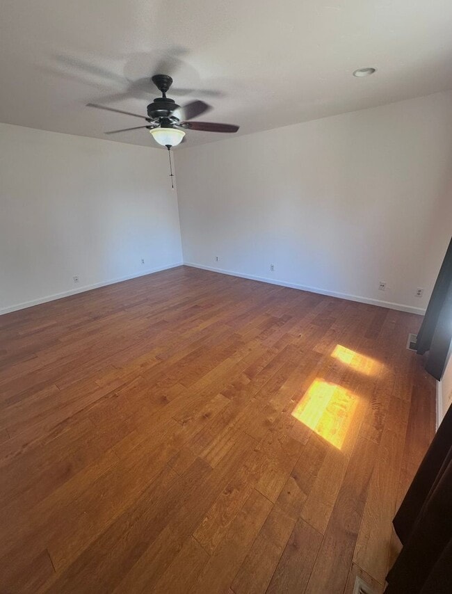 Building Photo - Spacious 3 Bedroom Fresno Home
