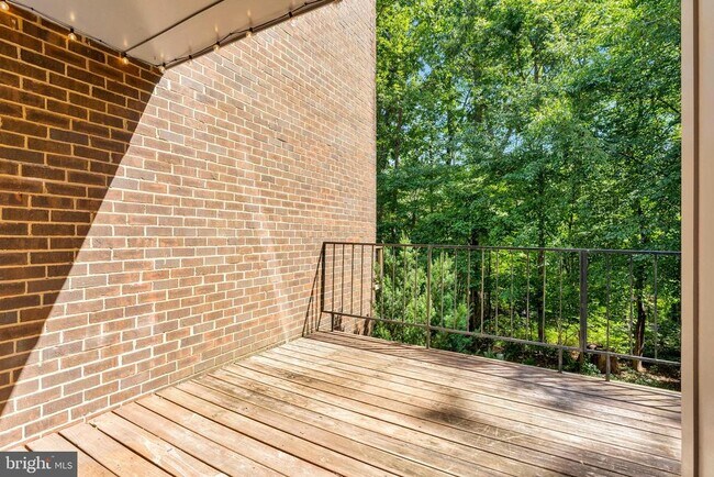 Building Photo - 11069 Saffold Way