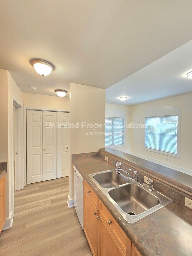 Building Photo - 2306 Wrightsville Ave