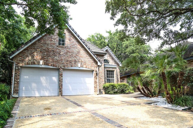 Building Photo - LINCOLN HEIGHTS 3-BEDROOM