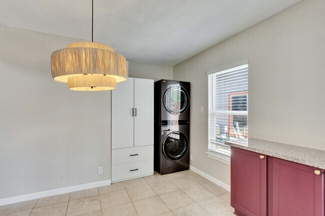 Building Photo - 7107 Cherry Meadow Dr