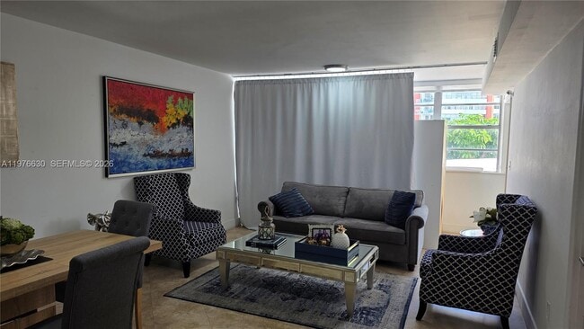 Building Photo - 1301 NE Miami Gardens Dr