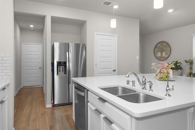 Building Photo - 18544 Meadow Point Ln