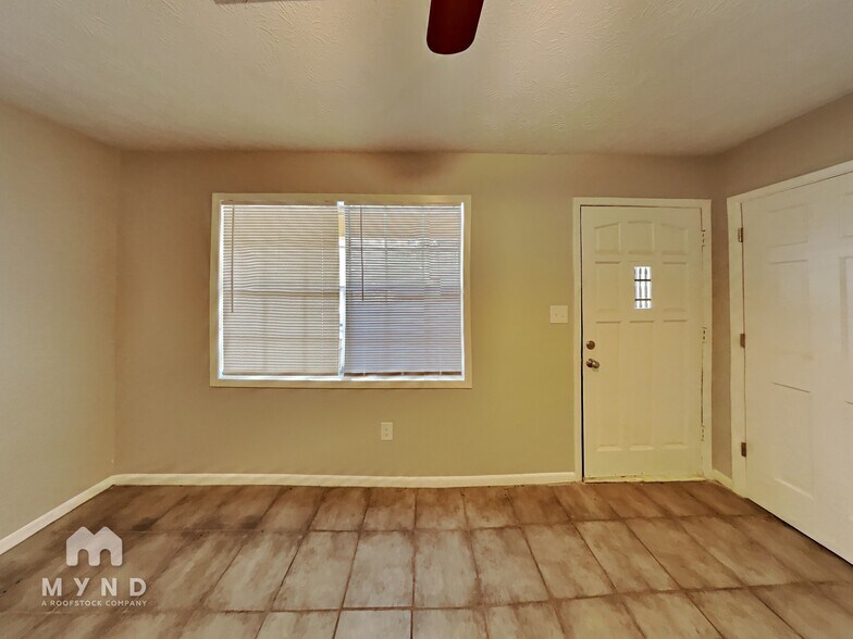 Building Photo - 5409 Pine Valley Dr