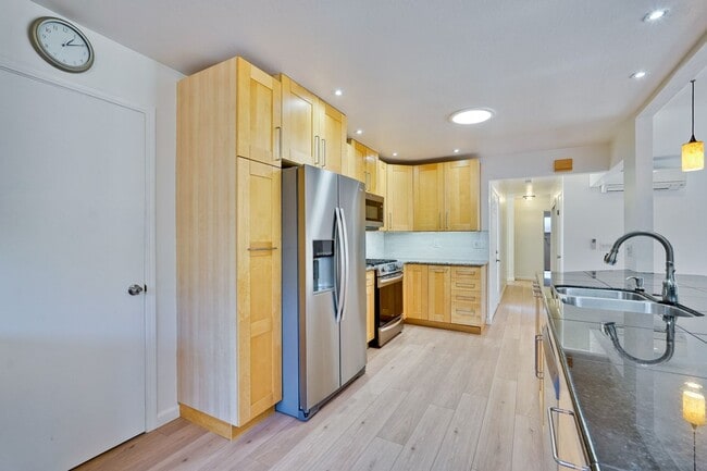 Building Photo - Welcome to this Beautifully Updated 3 Bed ...