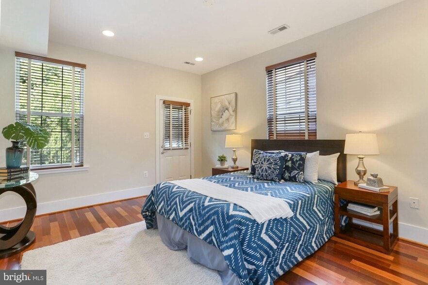 Building Photo - 1435 Euclid St NW