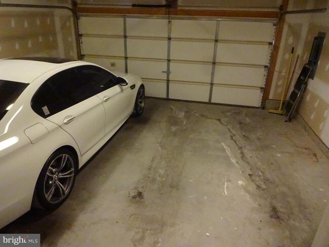 Building Photo - 13204 Beaver Terrace