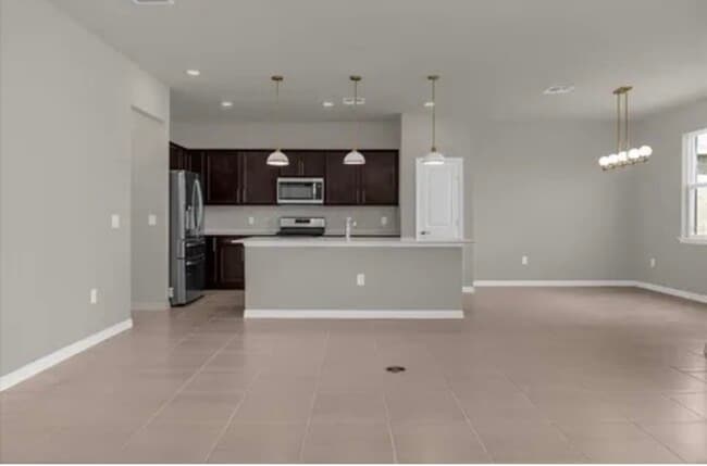 Building Photo - 10266 Pk Ests Ave