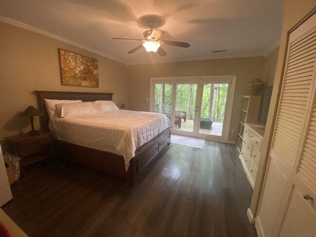 Building Photo - 1 Hunters Ridge Dr