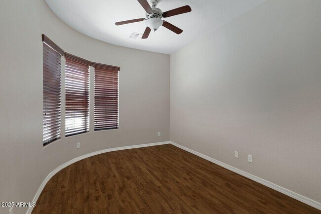 Building Photo - 2268 W River Rock Trail