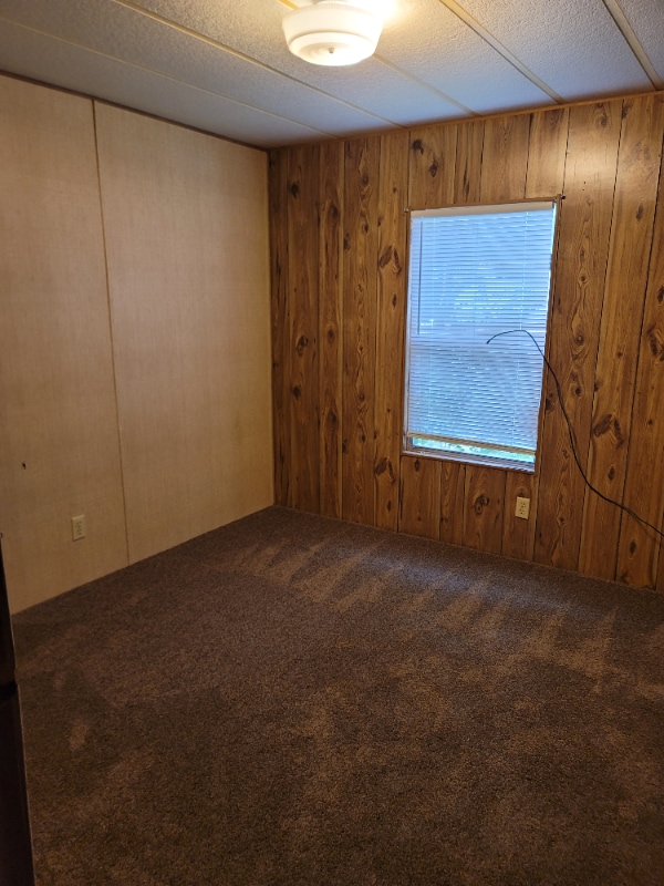 Building Photo - 413 Miller St