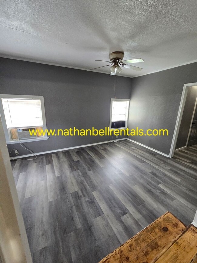 Building Photo - 325 17th St NE