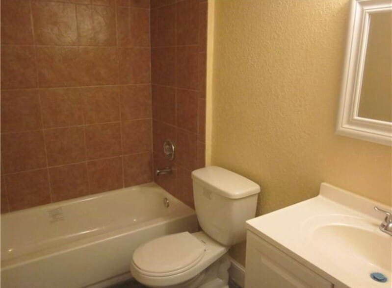 Building Photo - 4215 S 57th Ave