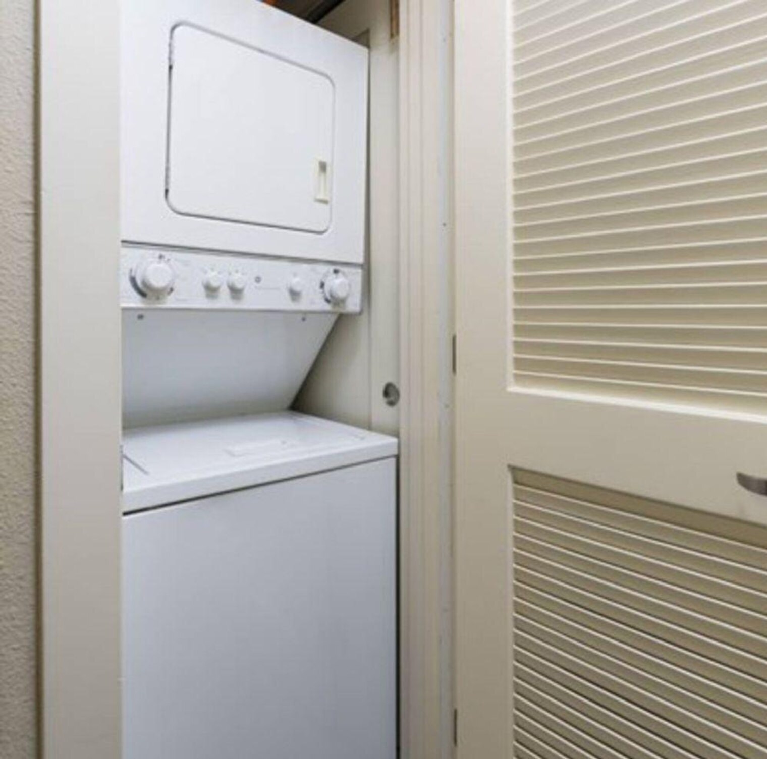 Building Photo - 3055 La Selva St