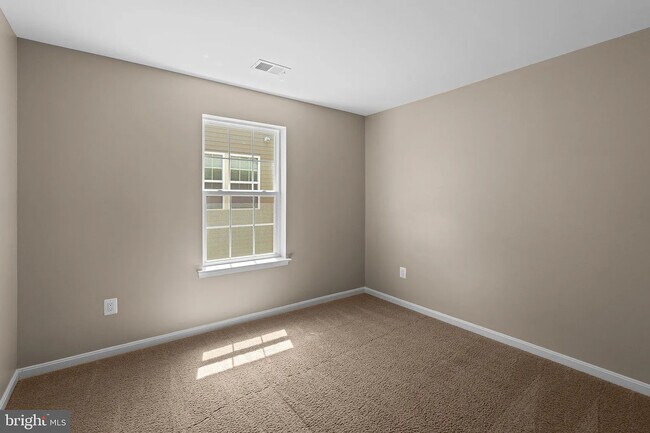Building Photo - 920 St Martins Loop