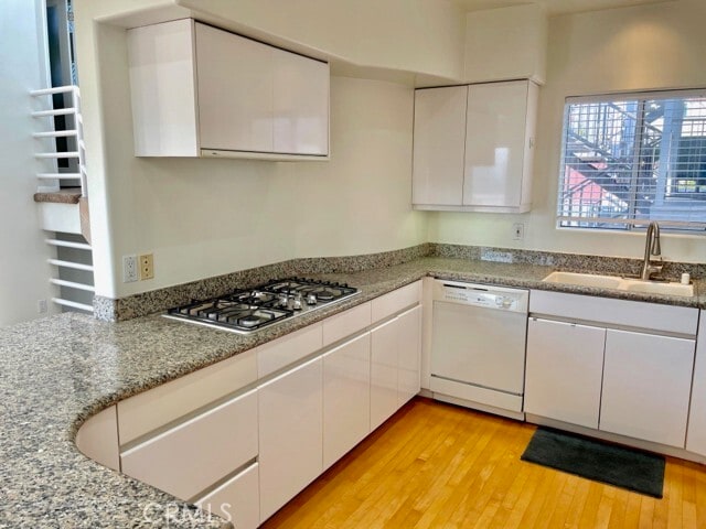 Building Photo - 1342 Manhattan Ave