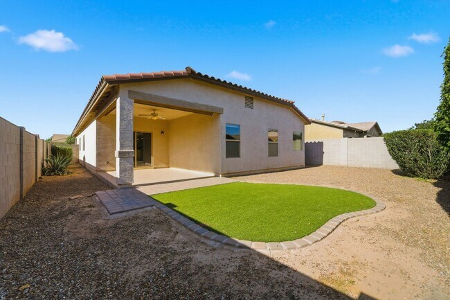 Building Photo - Ironwood Crossing Gem! 3 Bed + Den, Open Layout & Resort Amenities