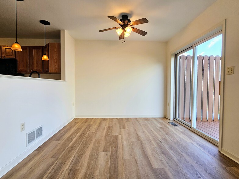 Building Photo - 107 Acorn Ln