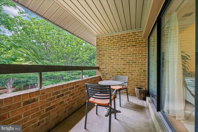 Building Photo - 11419 Commonwealth Dr