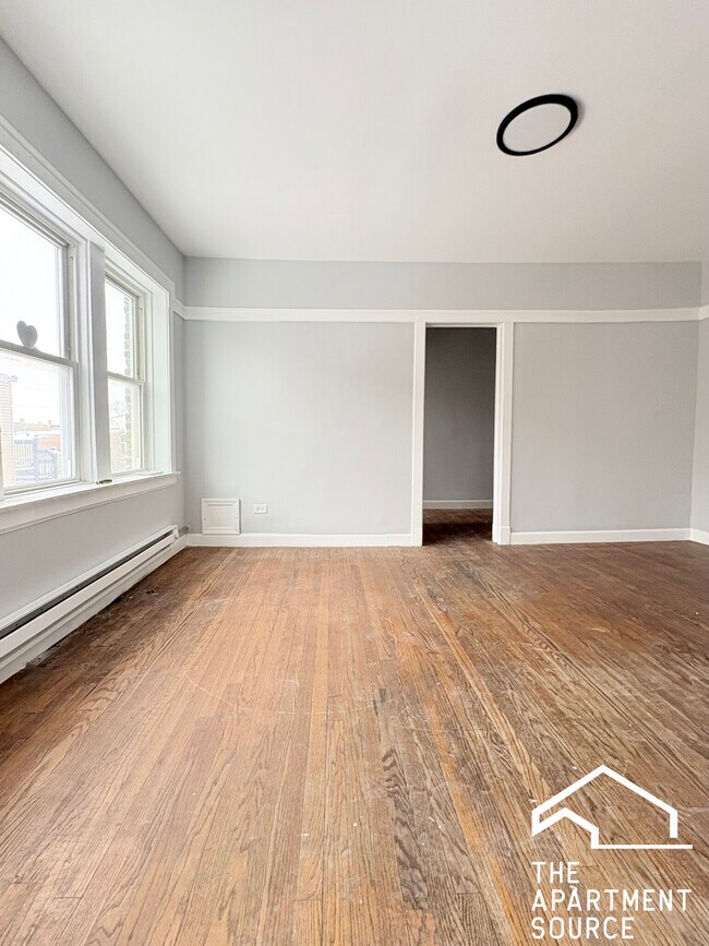 Building Photo - 6228 S Western Ave