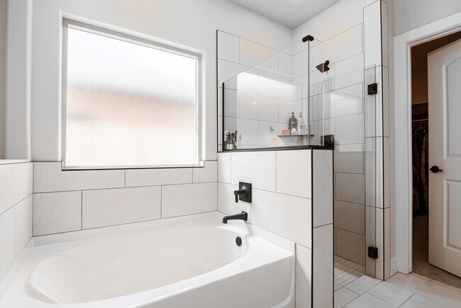 Building Photo - 6419 League Park Ct