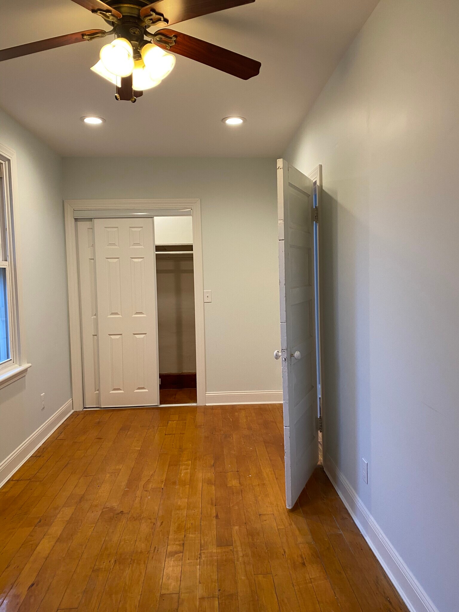 Building Photo - 34 Abbottsford Pl