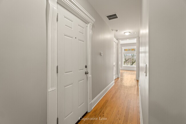 Building Photo - 3316 S Calumet Ave