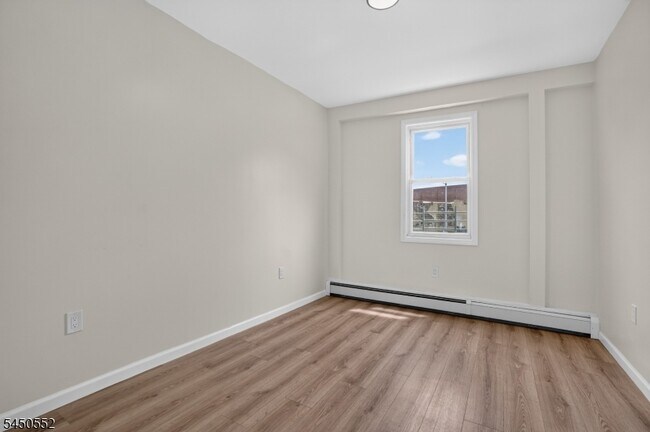 Building Photo - 518 Springfield Ave