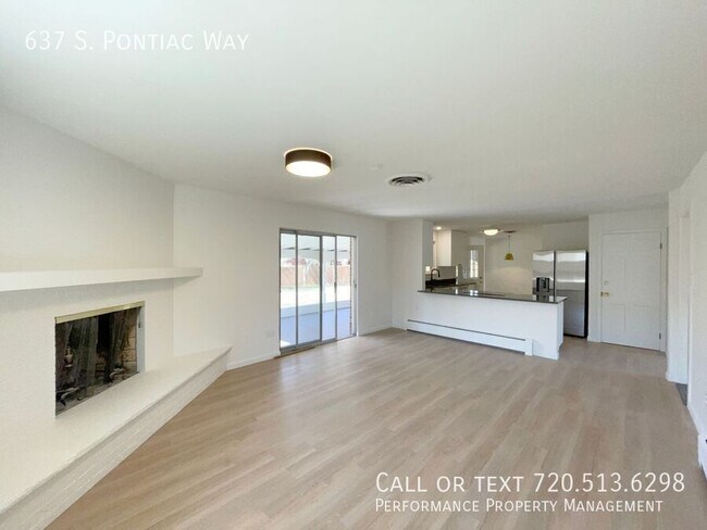 Building Photo - 637 S Pontiac Way