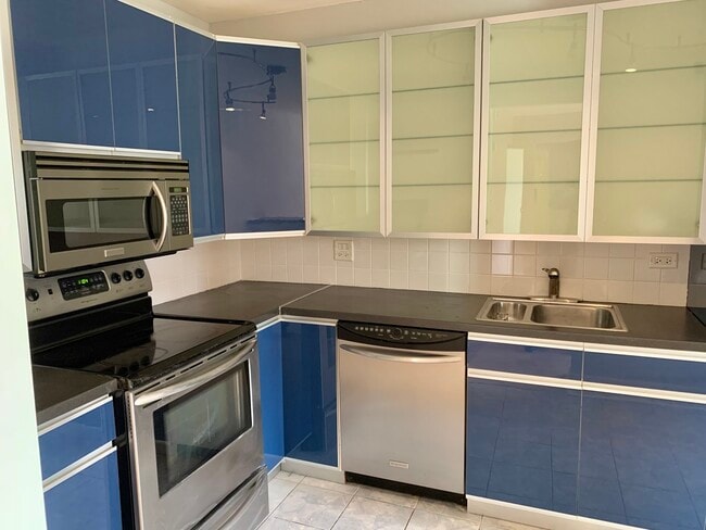 Building Photo - 2 Villa Verde Dr