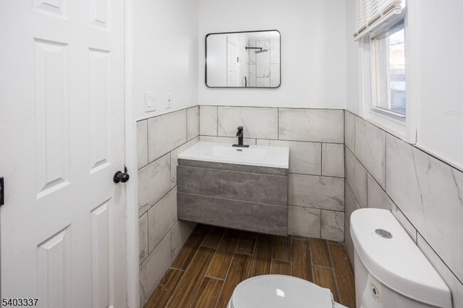 Building Photo - 11 Ellington St