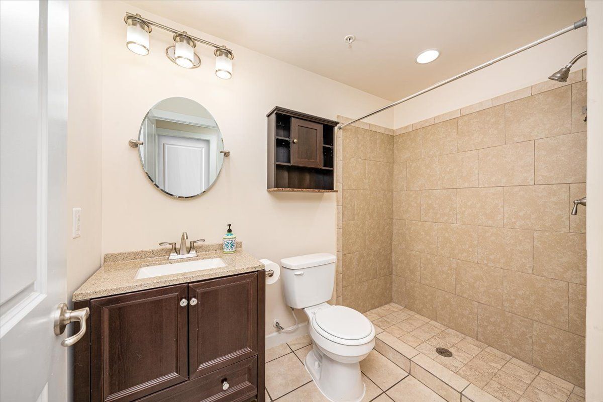 Building Photo - 9128 Kenway Ln