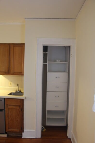 Building Photo - 32 Edgewood Ave
