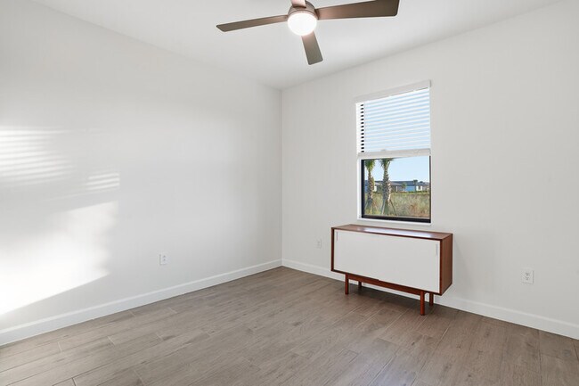 Building Photo - 18579 Ives Dr