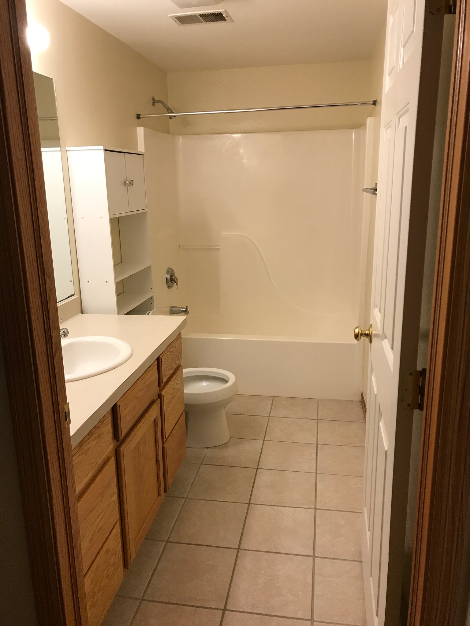 2nd Bathroom on Main Level - 1051 Tamarack Way