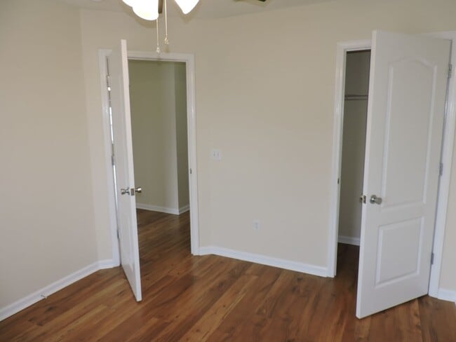 Building Photo - Four bedroom home near Whiting Field!