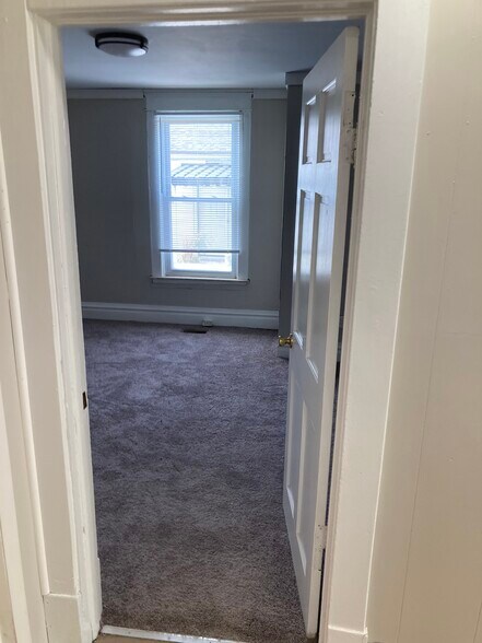 Building Photo - 4023 Fairlawn Ave