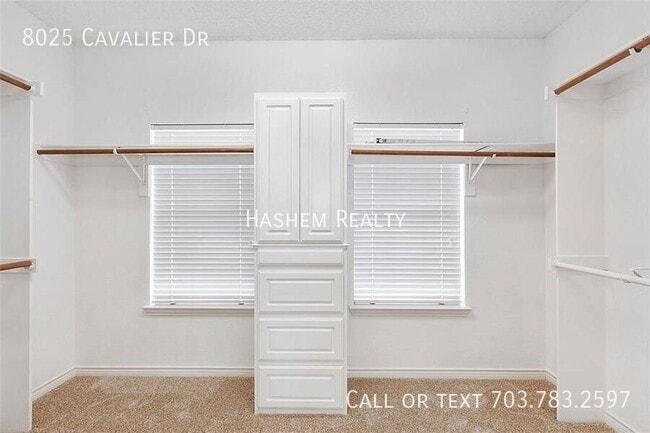 Building Photo - 8025 Cavalier Dr