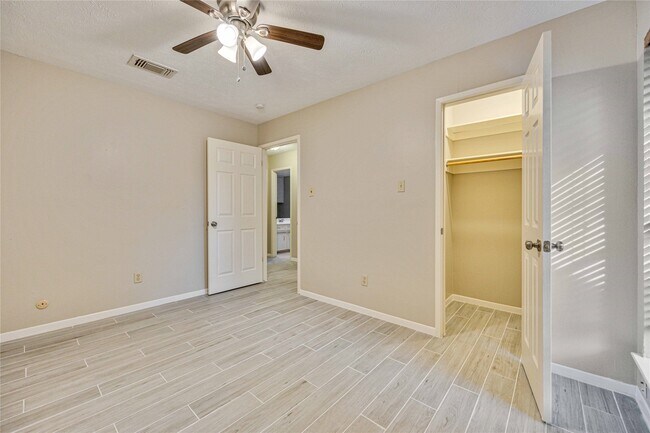 Building Photo - 21214 Park Bend Dr
