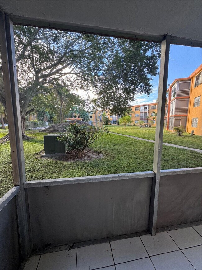 Building Photo - 4384 NW 9th Ave