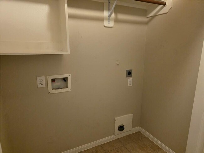 Building Photo - 10910 Brittan Leaf Ln