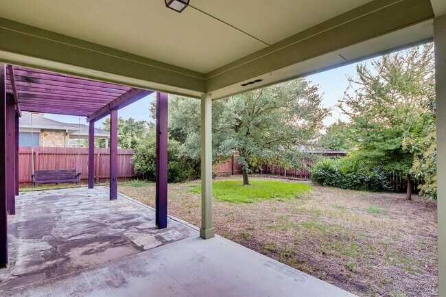 Building Photo - 504 Woodsorrel Way