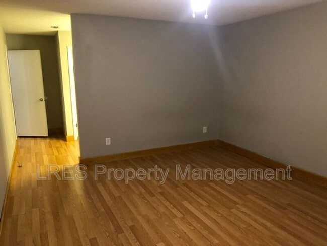 Building Photo - 1031 Columbia Ave